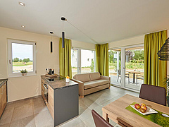 Bachhof Resort, Ferienwohnung Koch- und Wohnbereich