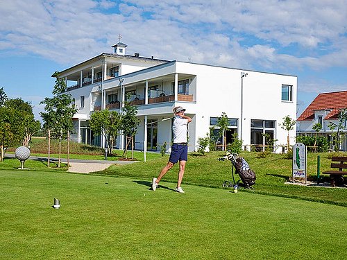 Golfspielerin im Bachhof Resort